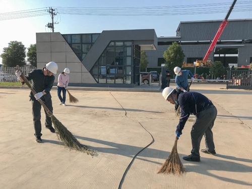 感受工程氛圍參與工程建設(shè) 集團(tuán)總部機(jī)關(guān)干部到新材料公司現(xiàn)場勞動(dòng)(圖6)